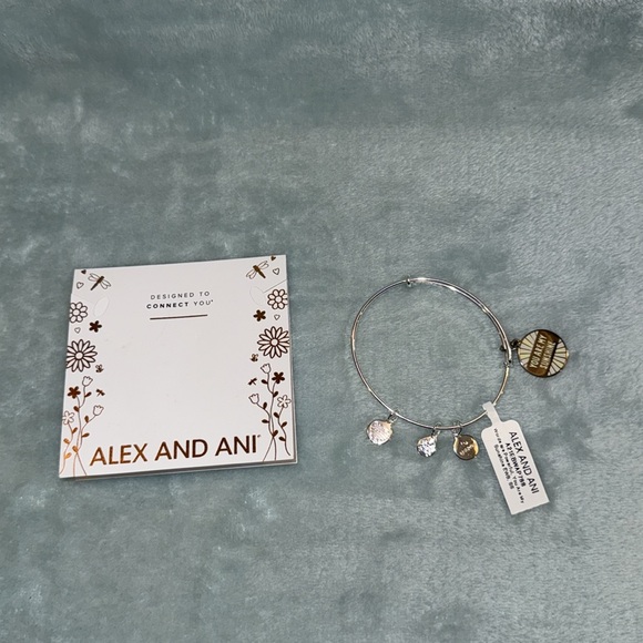 Draper James Zip ID Case & Alex And Ani Bracelet - Picture 8 of 11